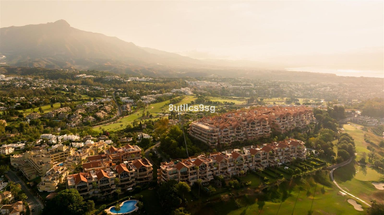 Penthouse Duplex in Nueva Andalucía, Nueva Andalucía