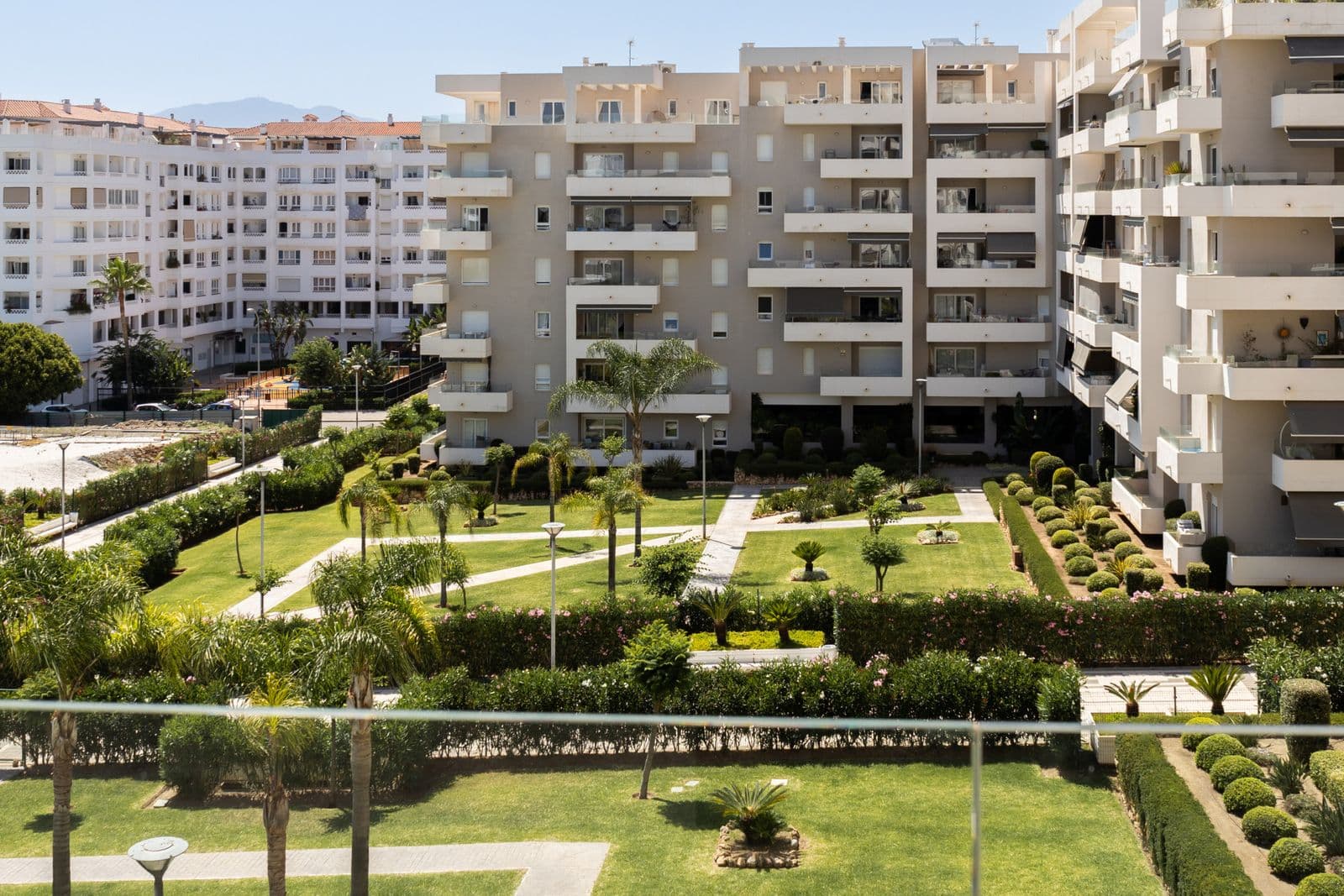 Middle Floor Apartment in La Campana, Nueva Andalucía