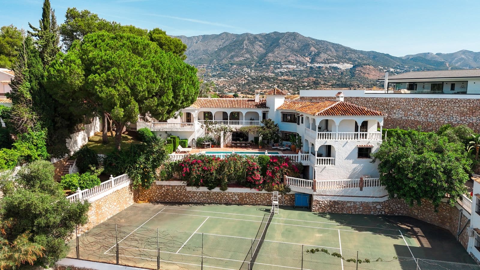 Detached Villa in Sierrezuela, Mijas