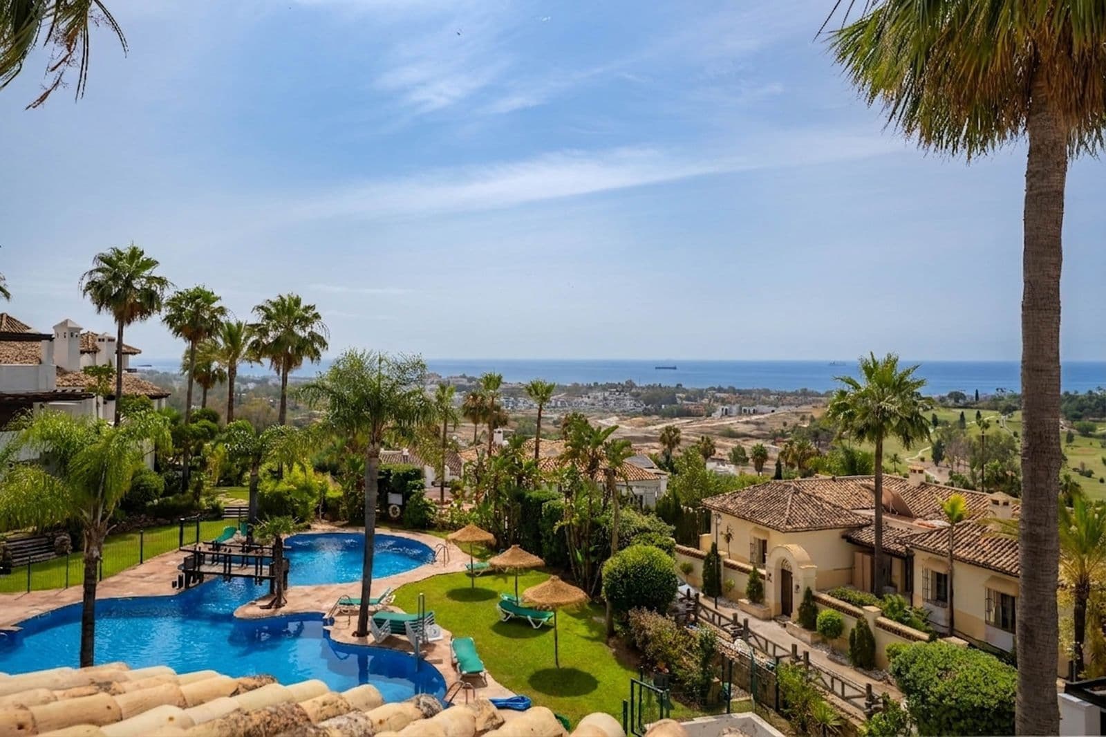 Townhouse in El Paraiso, Estepona