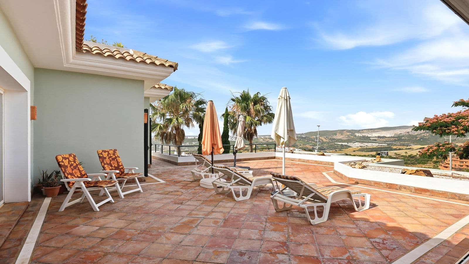 Middle Floor Apartment in Doña Julia, Casares
