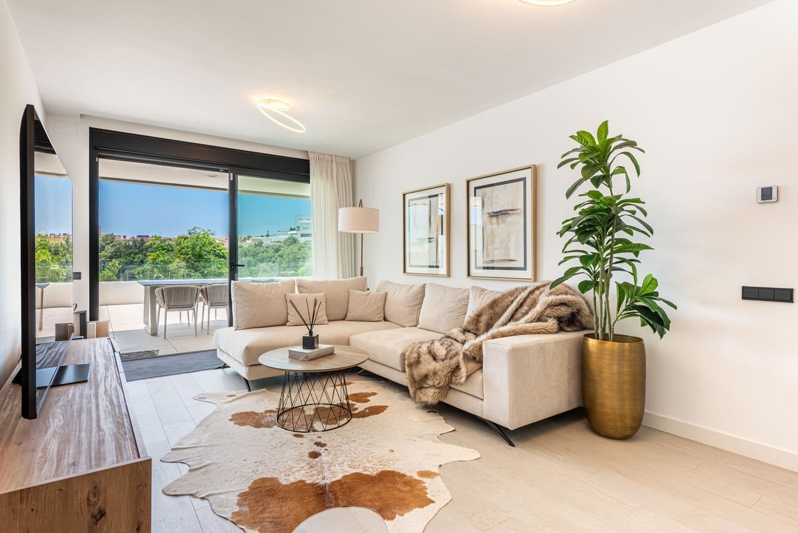 Ground Floor Apartment in Altos de los Monteros, Marbella East