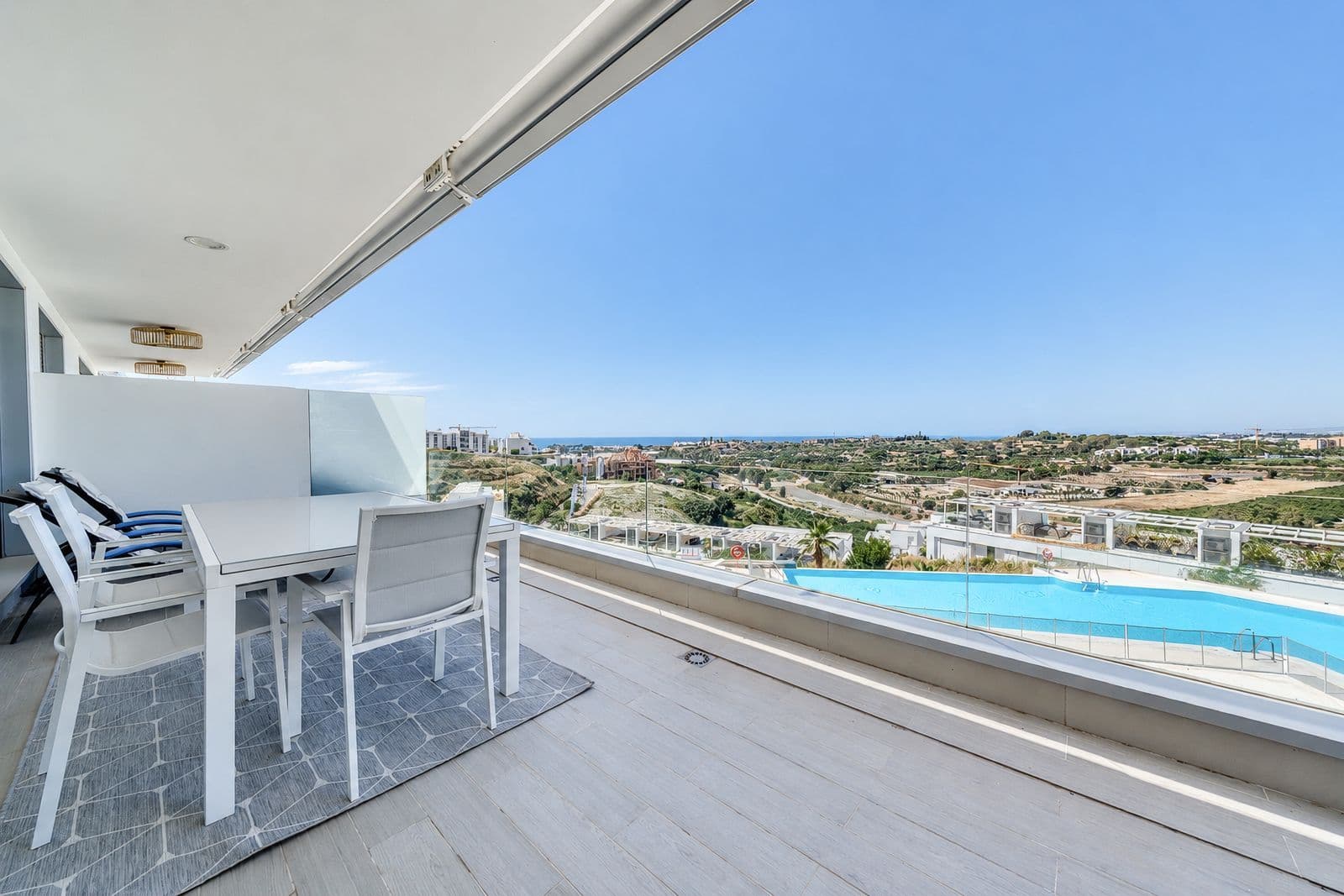 Middle Floor Apartment in Estepona, Estepona