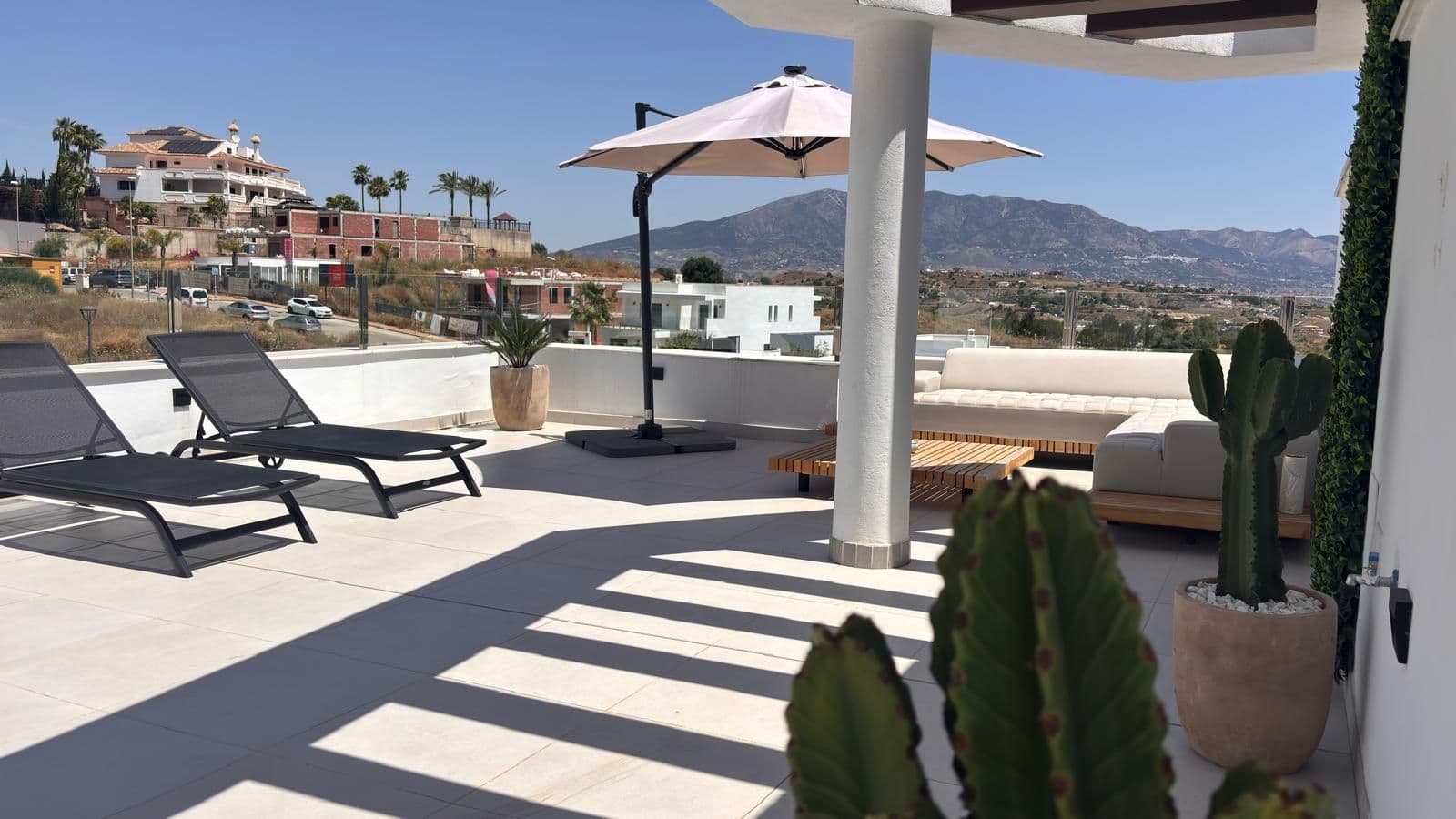 Middle Floor Apartment in Calanova Golf, Mijas