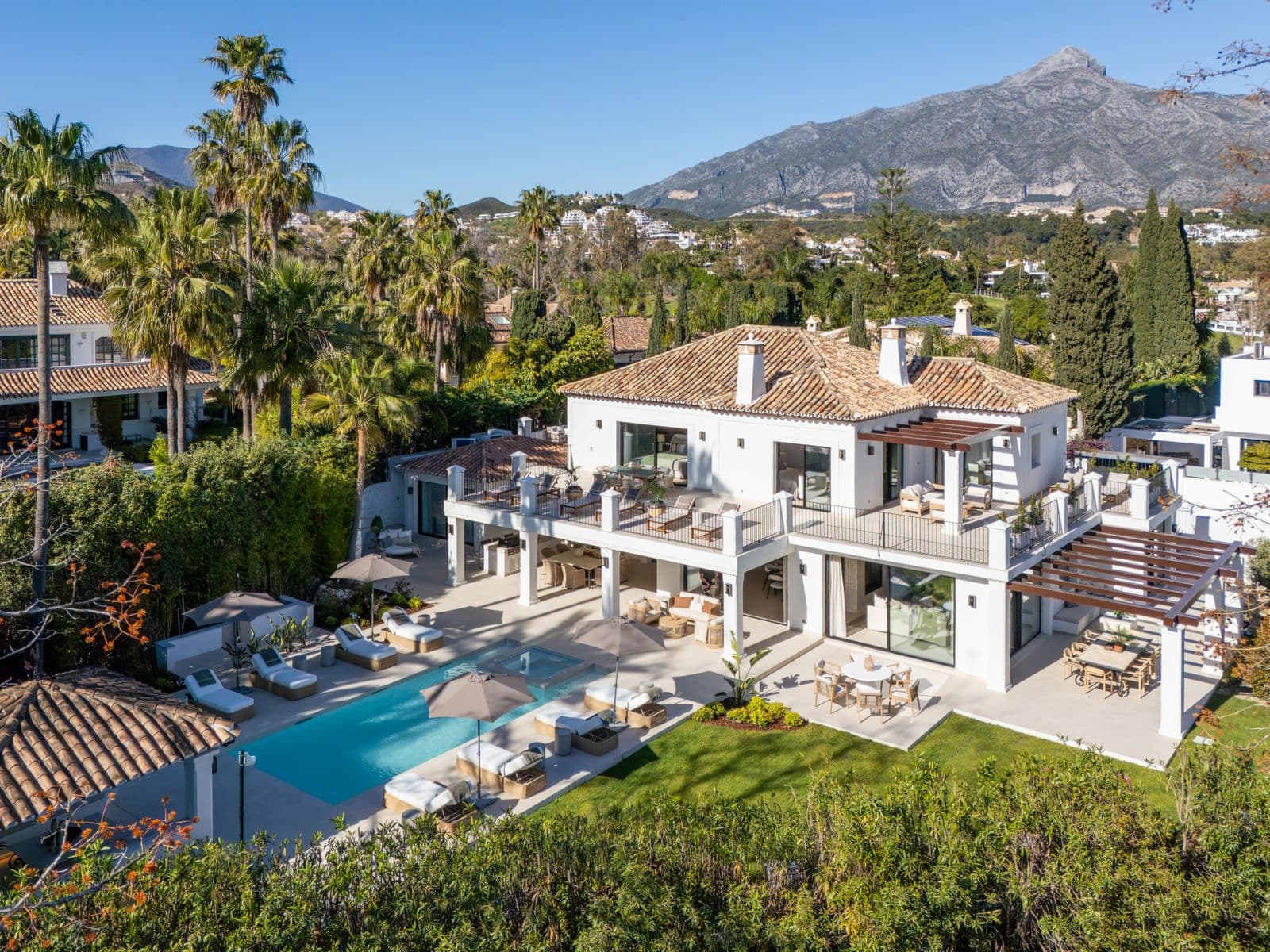 Detached Villa in Nueva Andalucía, Nueva Andalucía