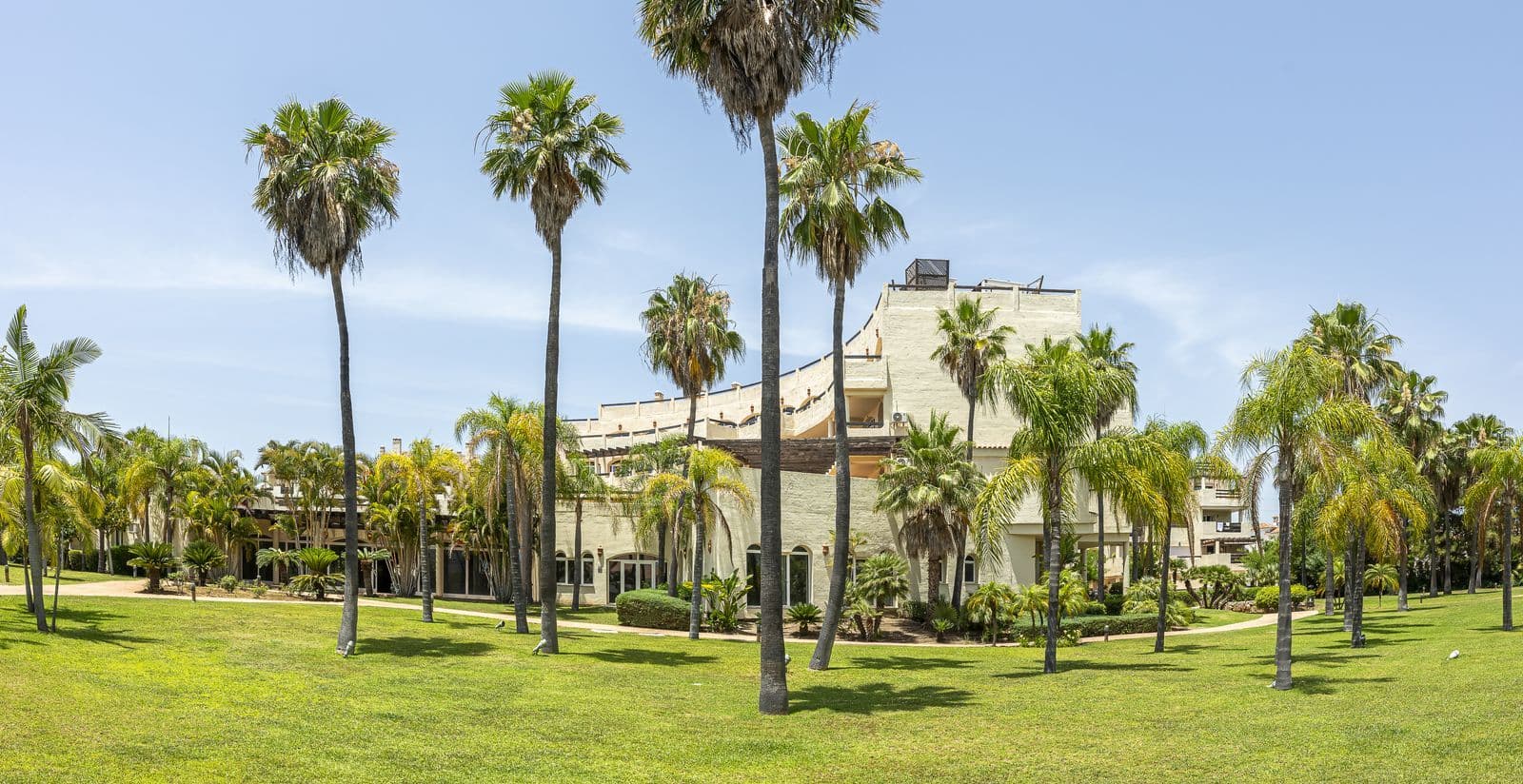 Building in El Paraiso, Estepona