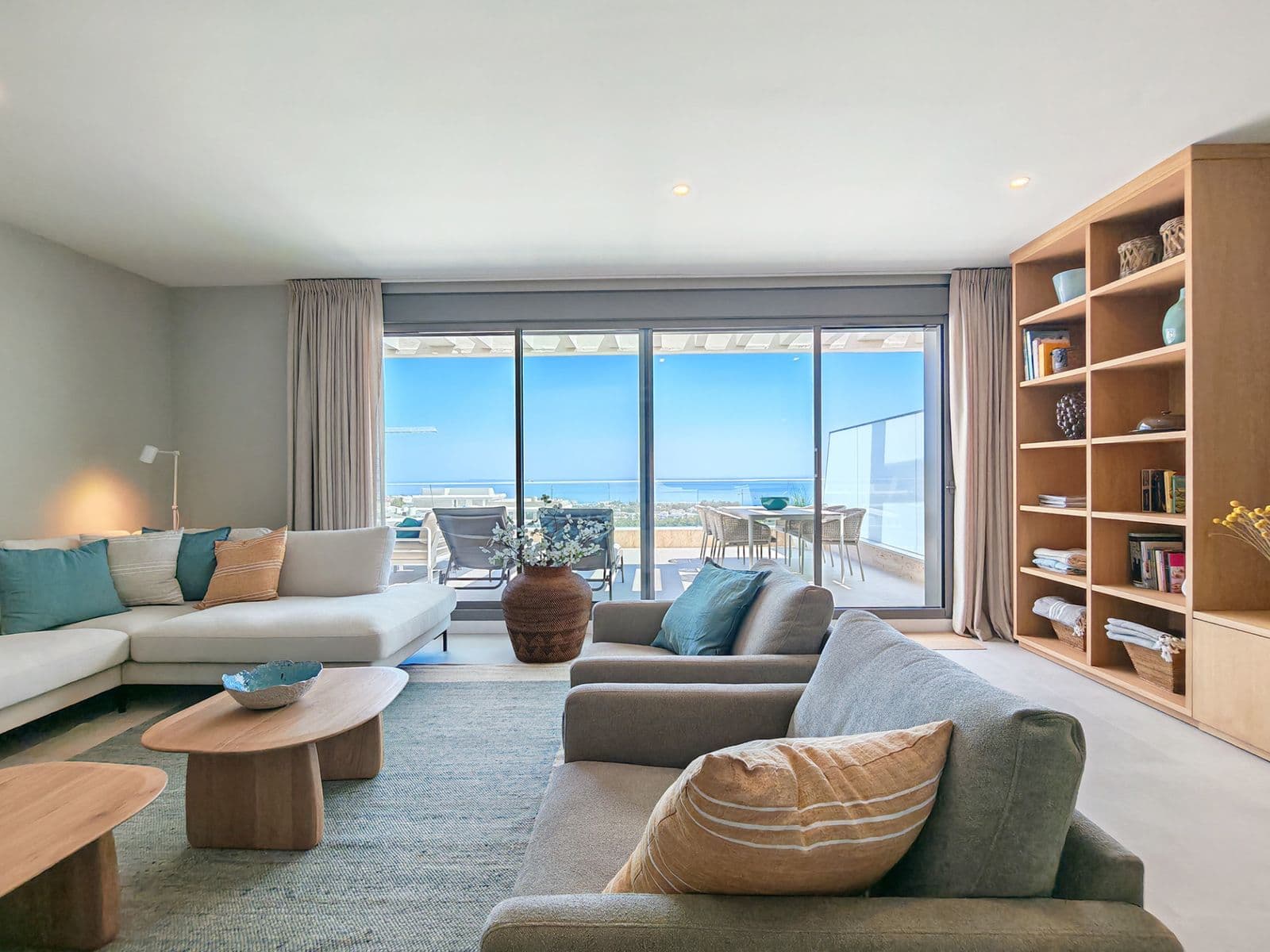 Middle Floor Apartment in Selwo, Estepona