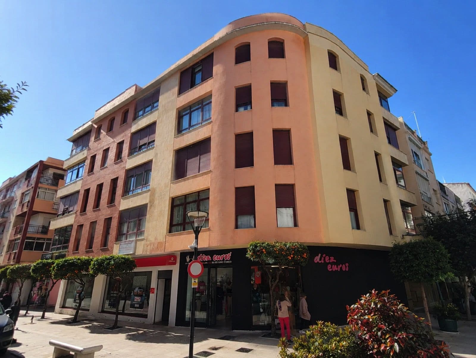 Middle Floor Apartment in Estepona, Estepona