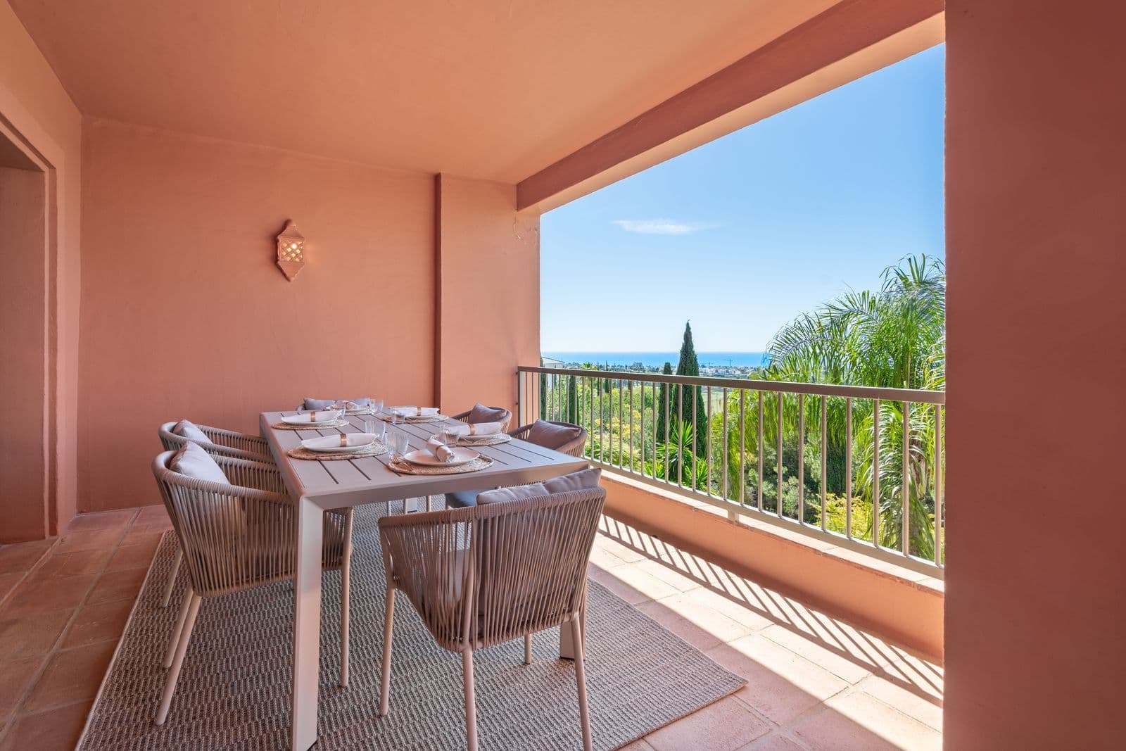 Middle Floor Apartment in Benahavís, Benahavís