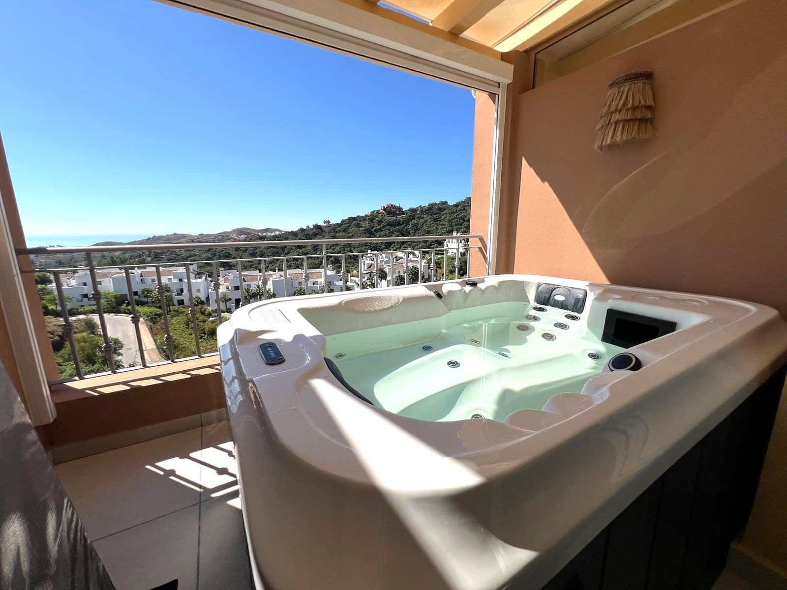 Townhouse in La Mairena, Marbella East