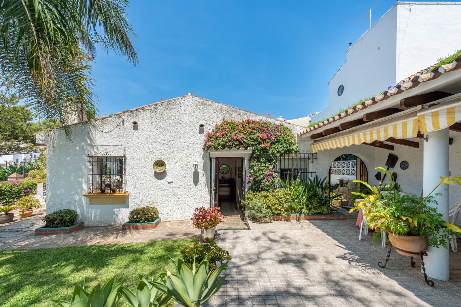 Detached Villa in Nueva Andalucía, Nueva Andalucía