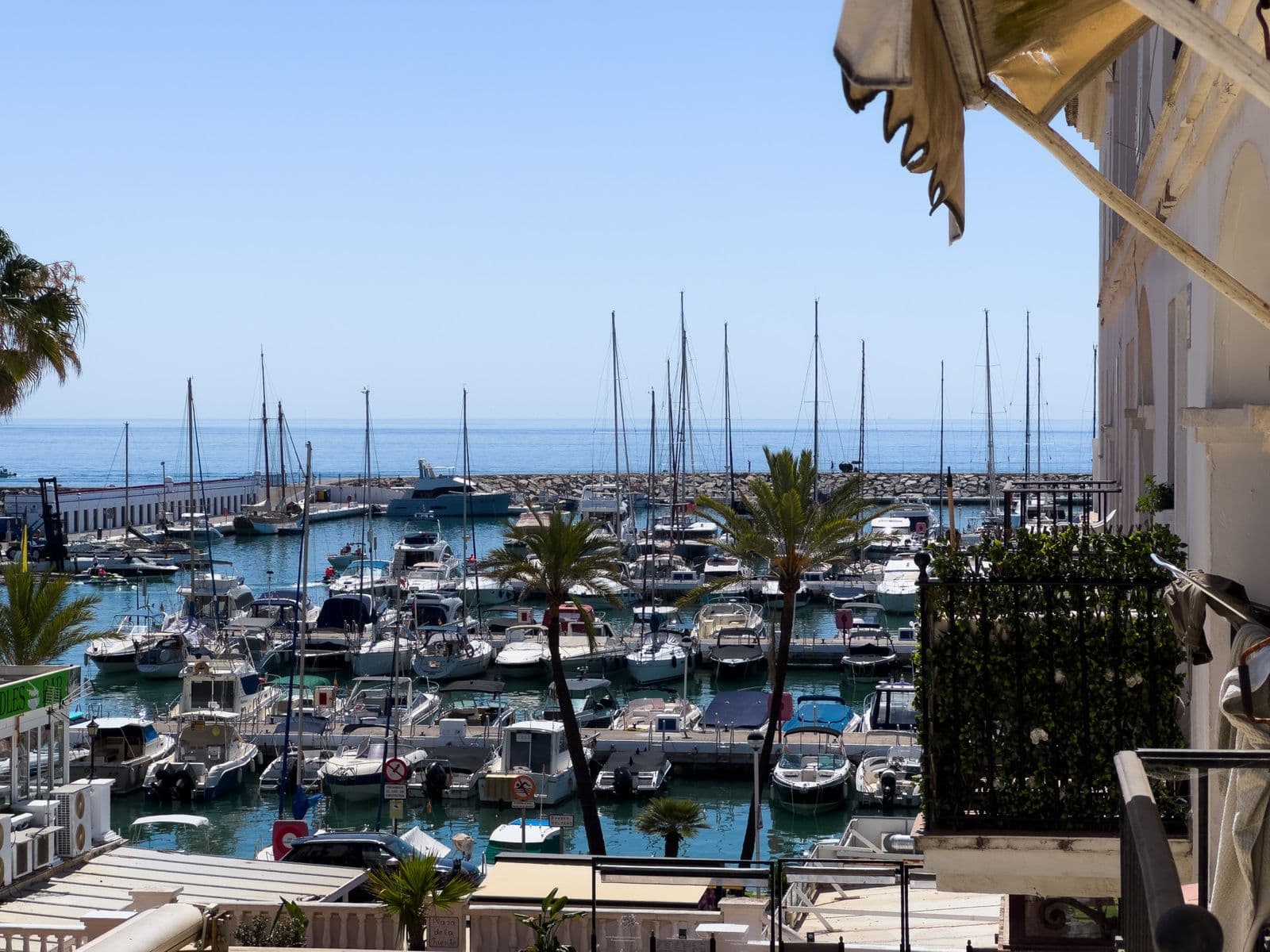 Middle Floor Apartment in La Duquesa, Manilva