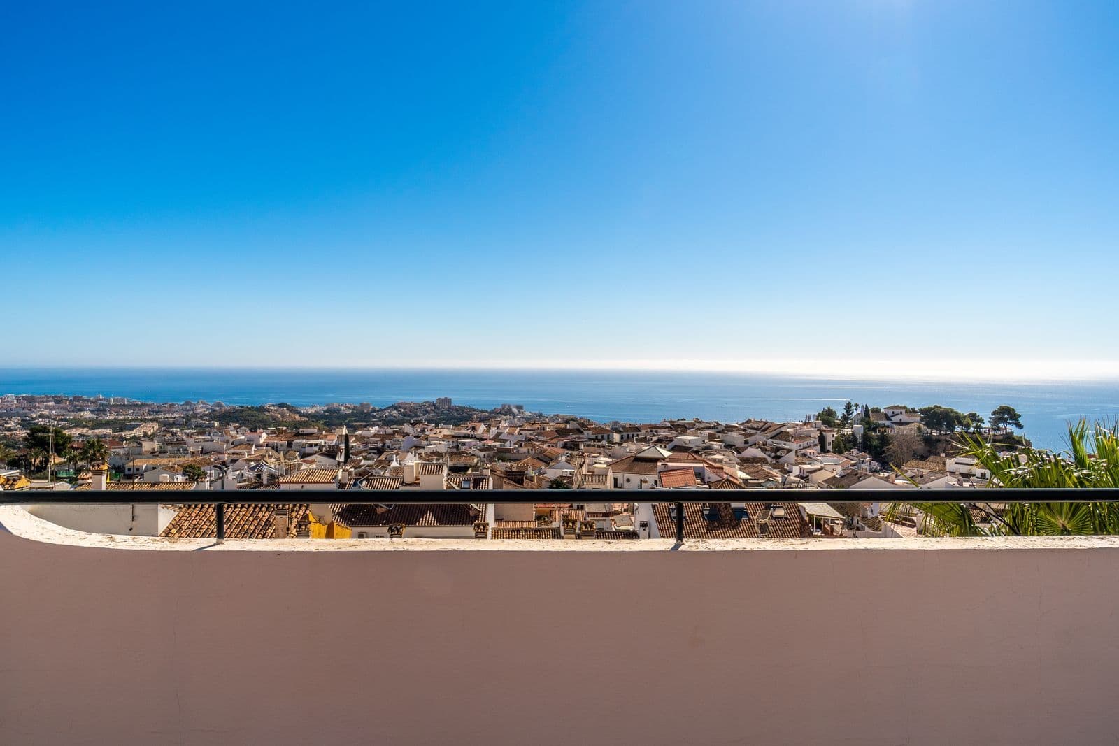 Middle Floor Apartment in Benalmadena Pueblo, Benalmádena
