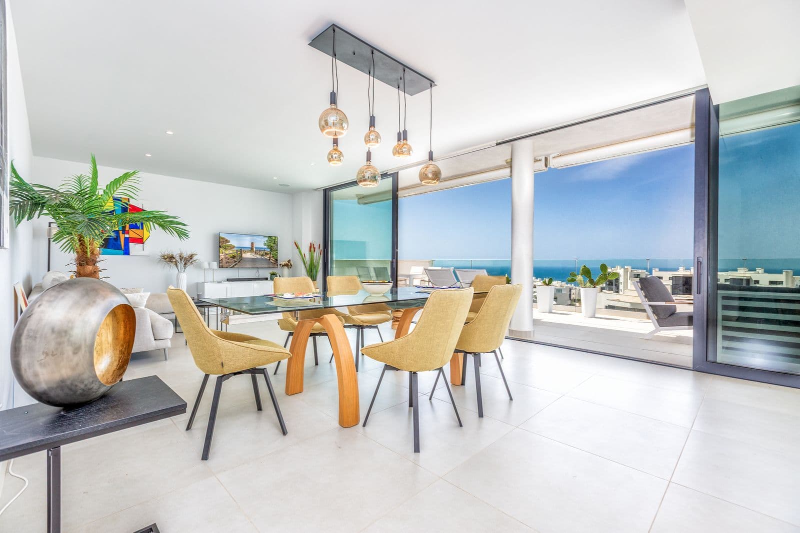 Middle Floor Apartment in Higueron, Fuengirola