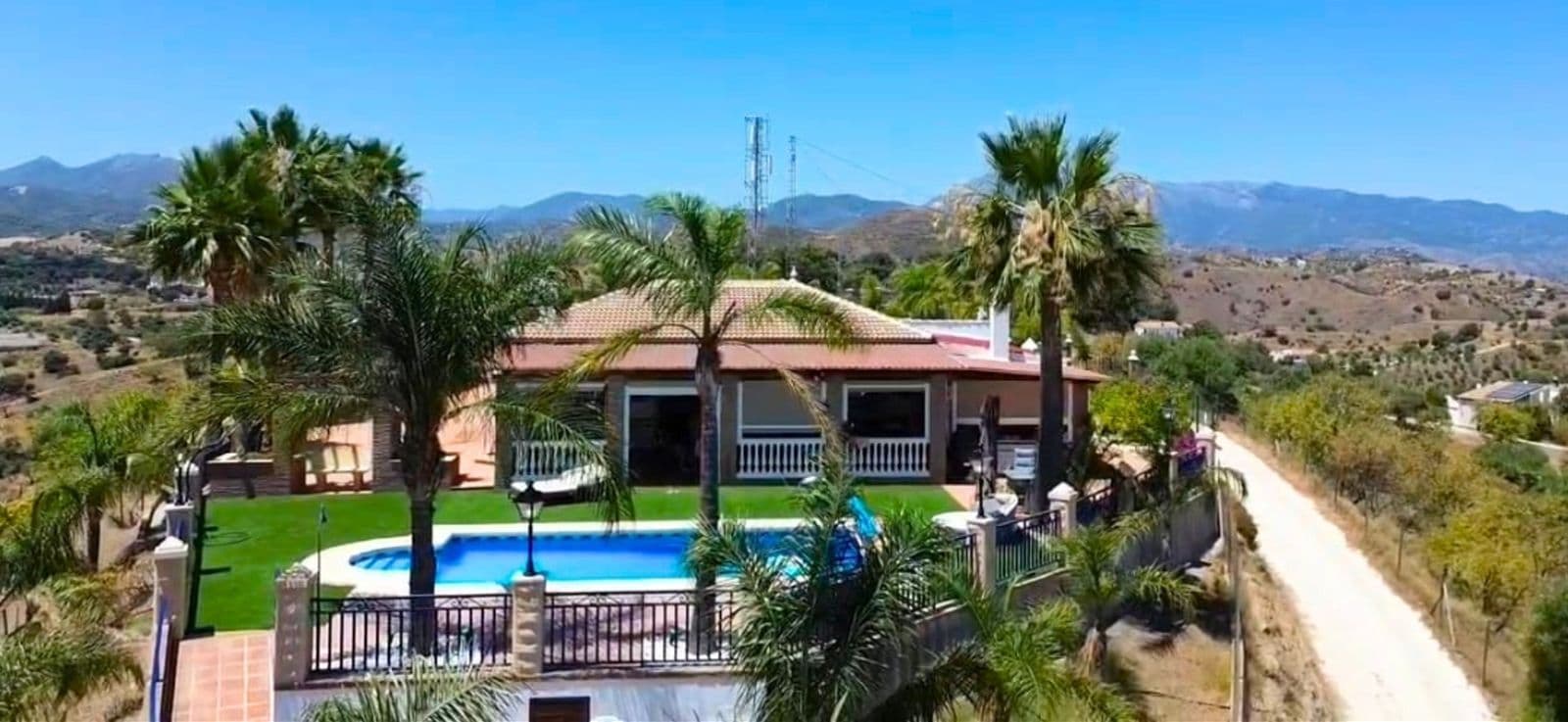 Finca - Cortijo in Coín, Coín