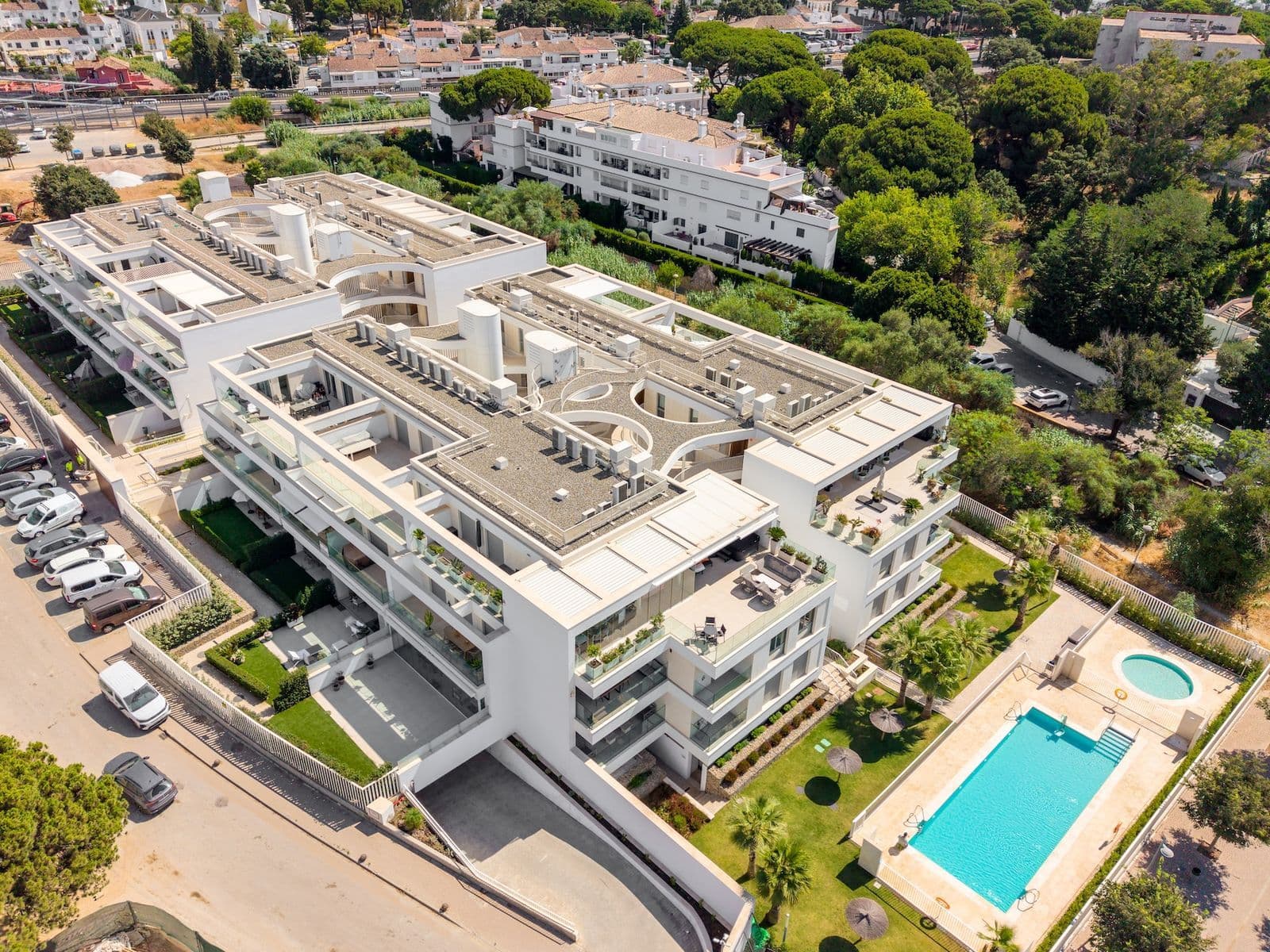 Middle Floor Apartment in Elviria, Marbella East