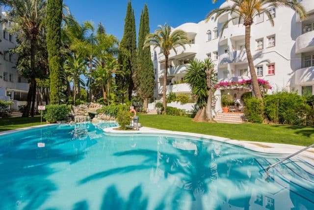 Middle Floor Apartment in The Golden Mile, Marbella