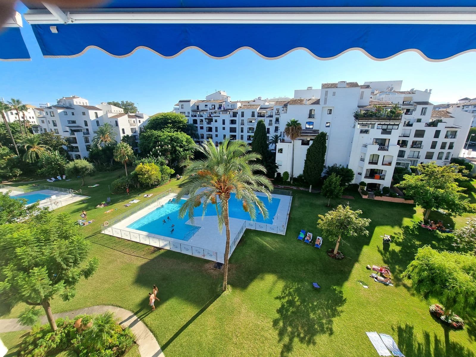 Middle Floor Apartment in Puerto Banús, Marbella