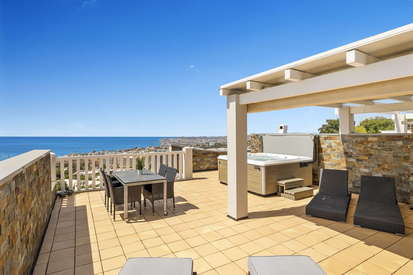 Penthouse Duplex in Benalmadena, Benalmádena