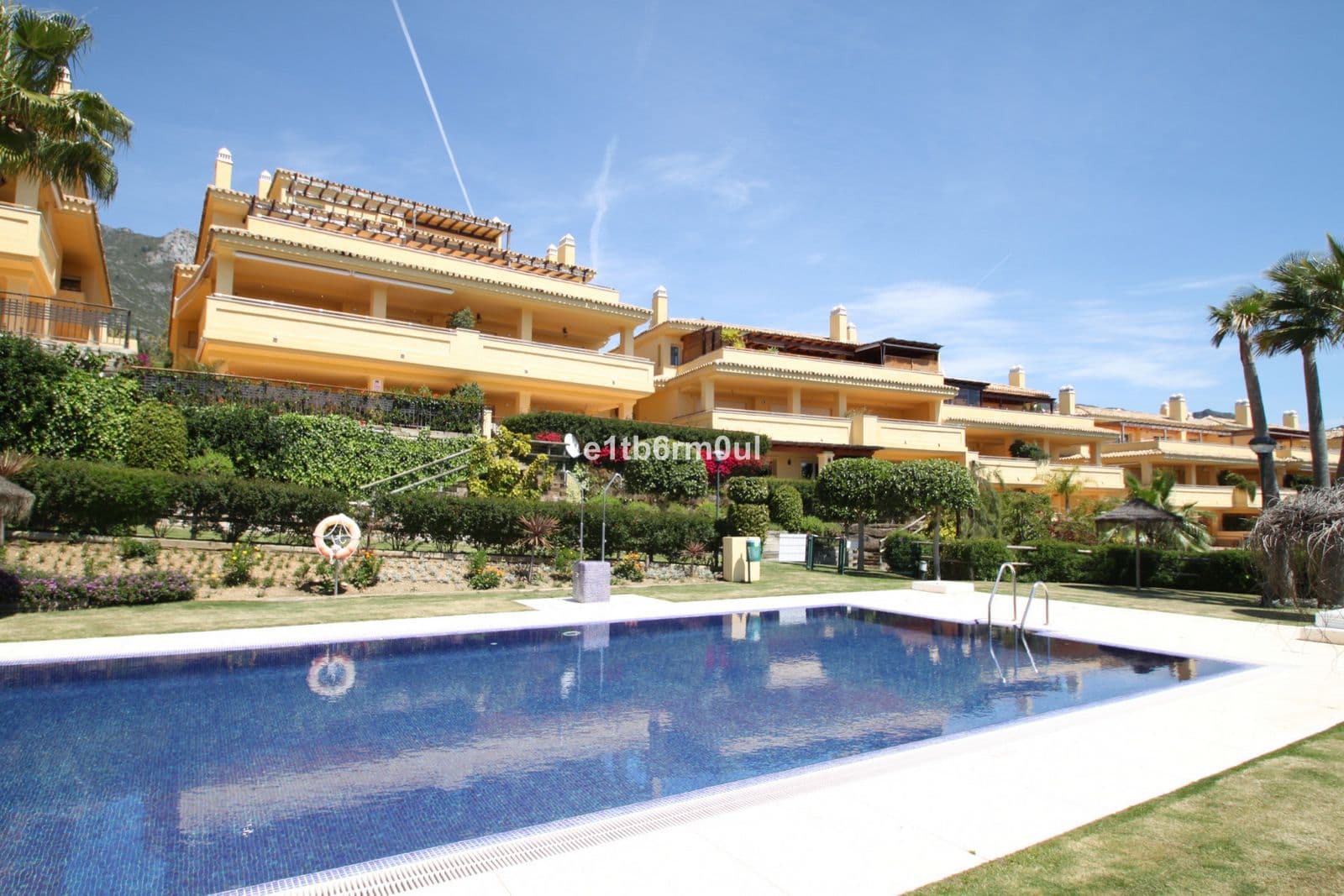 Middle Floor Apartment in The Golden Mile, Marbella