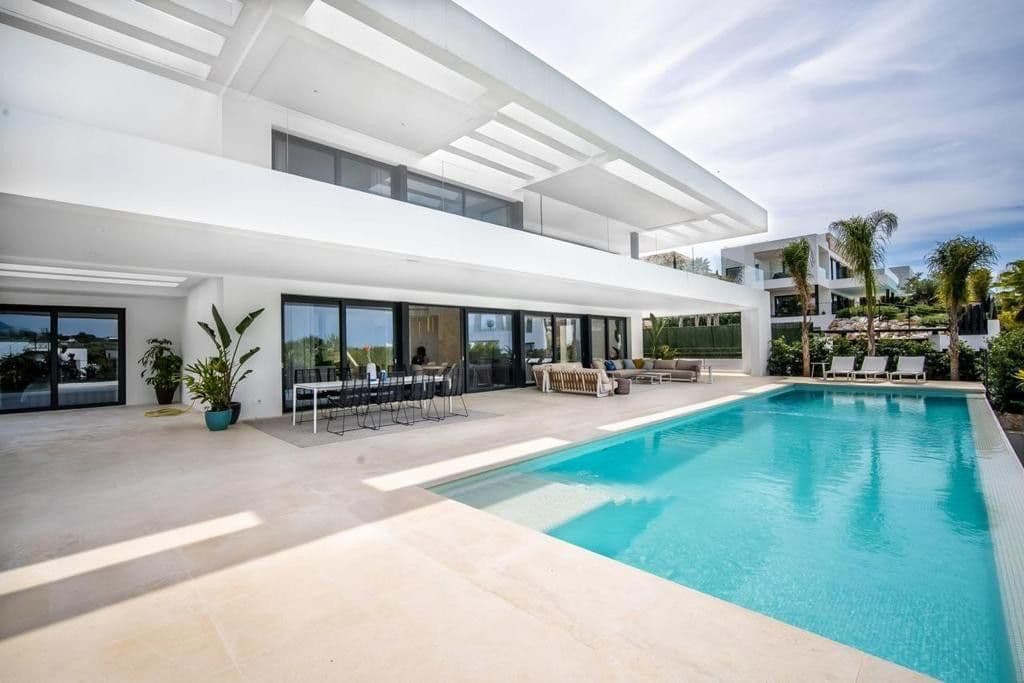 Detached Villa in Nueva Andalucía, Nueva Andalucía