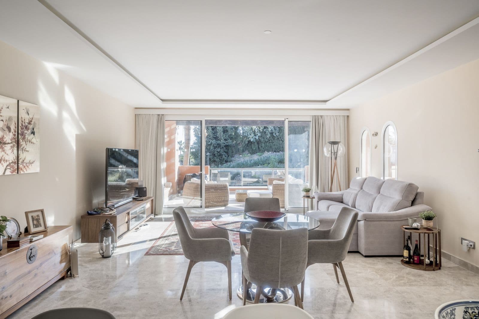 Middle Floor Apartment in Nueva Andalucía, Nueva Andalucía