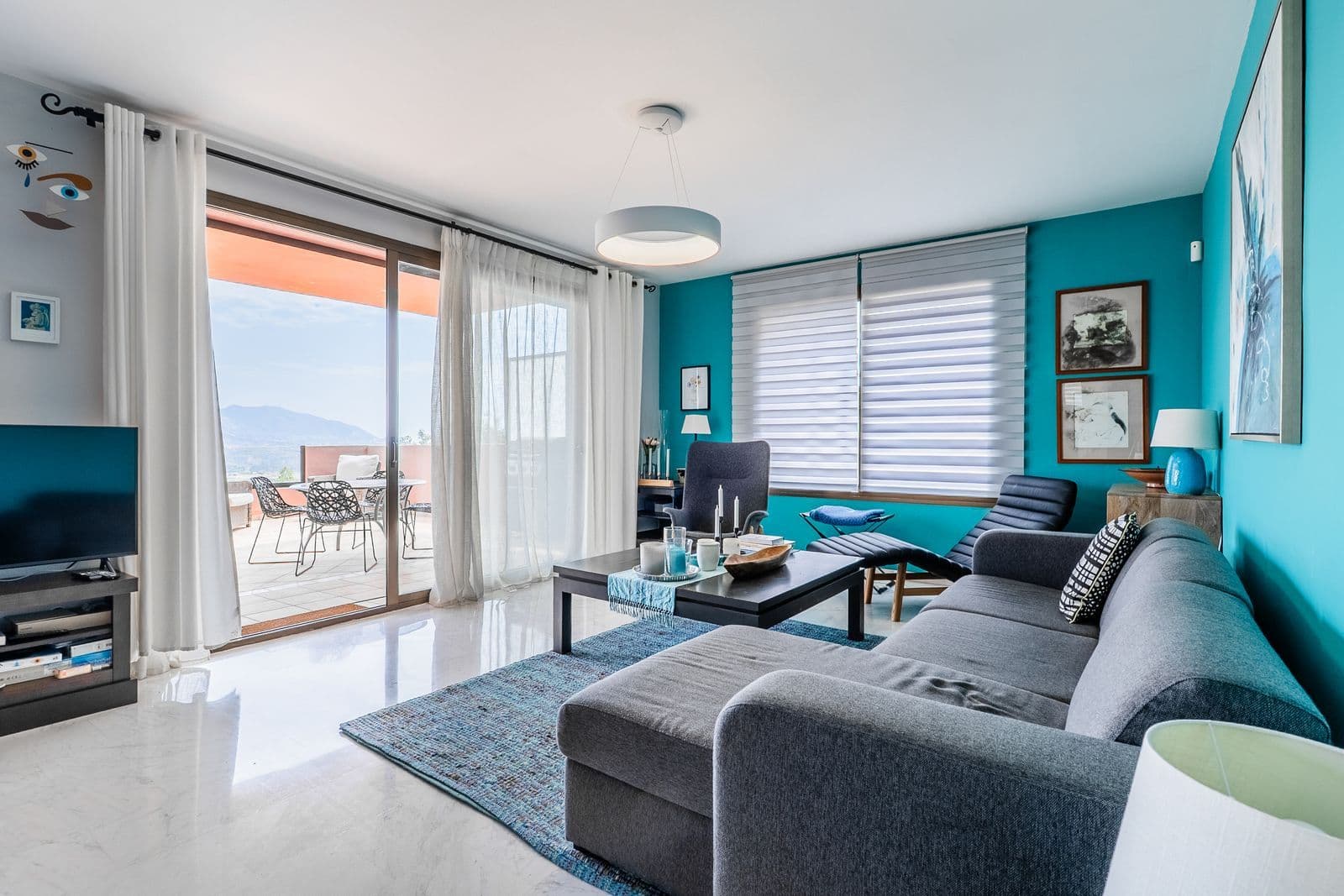 Middle Floor Apartment in La Mairena, Marbella East