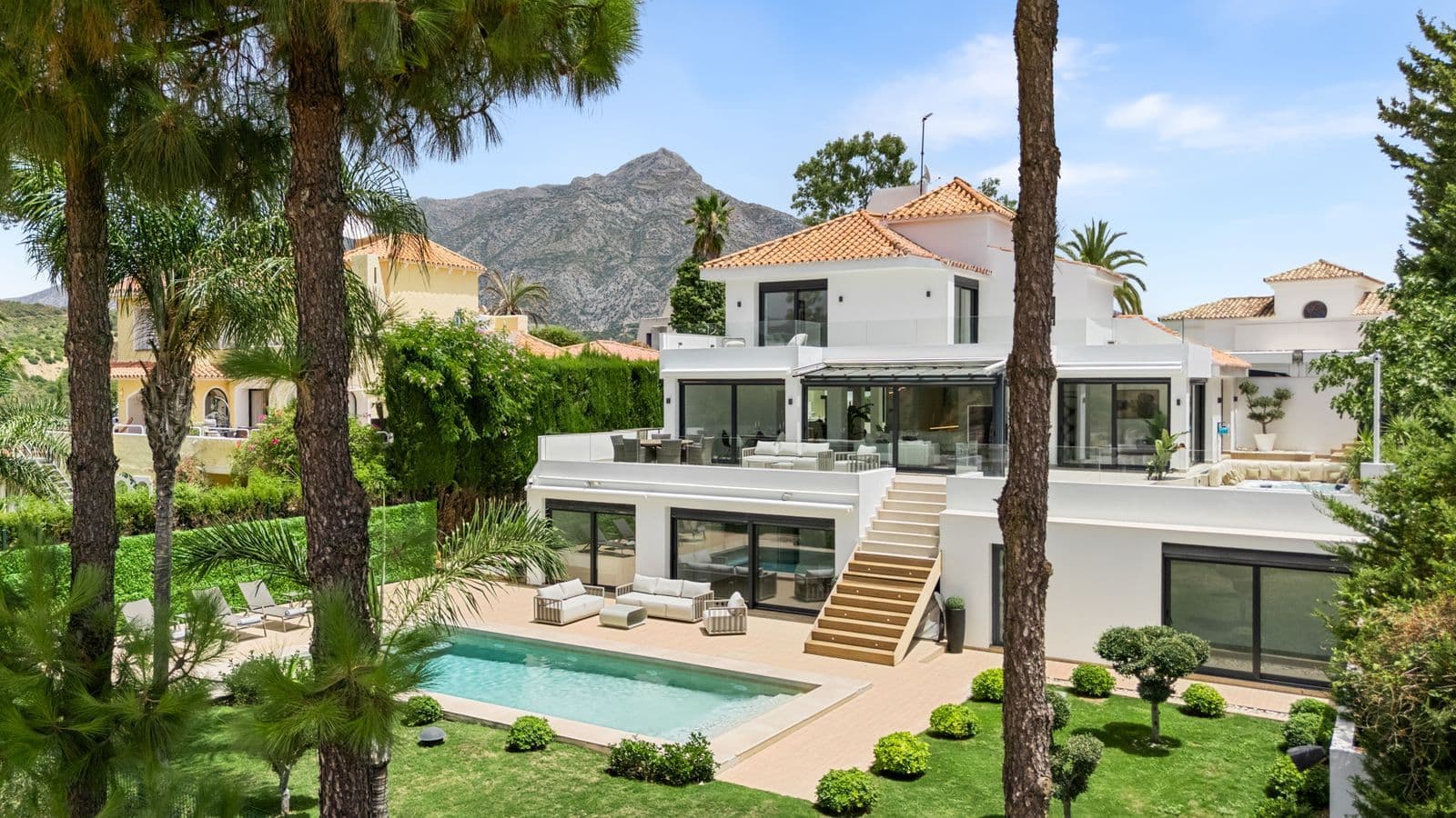 Detached Villa in Nueva Andalucía, Nueva Andalucía