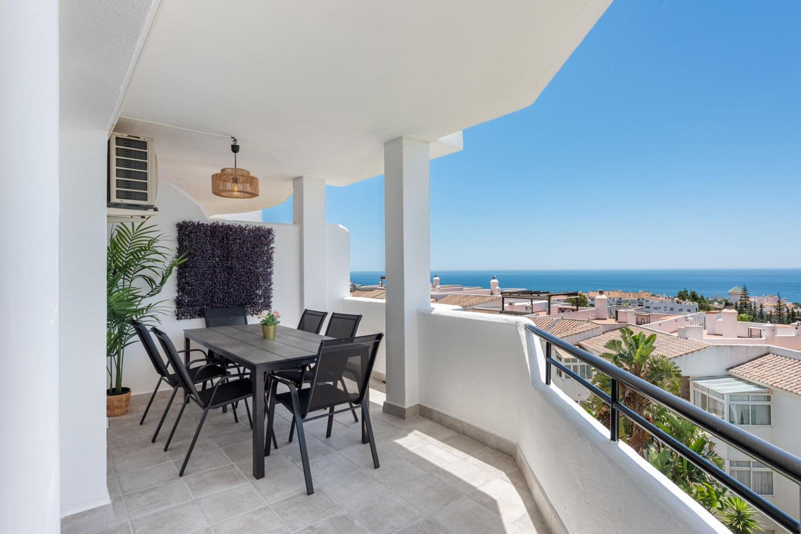Middle Floor Apartment in Calahonda, Mijas