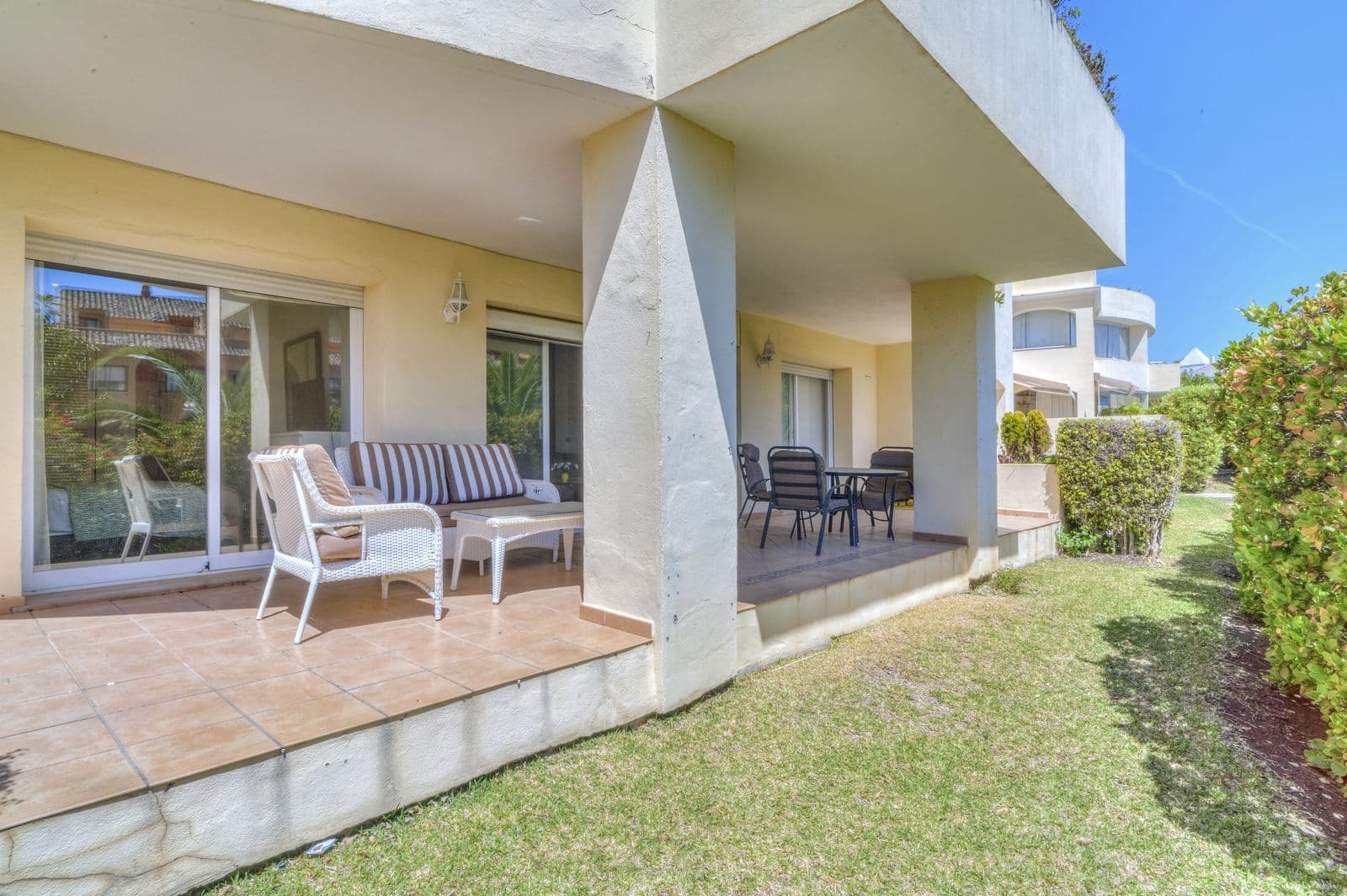 Ground Floor Apartment in Bahía de Marbella, Marbella East