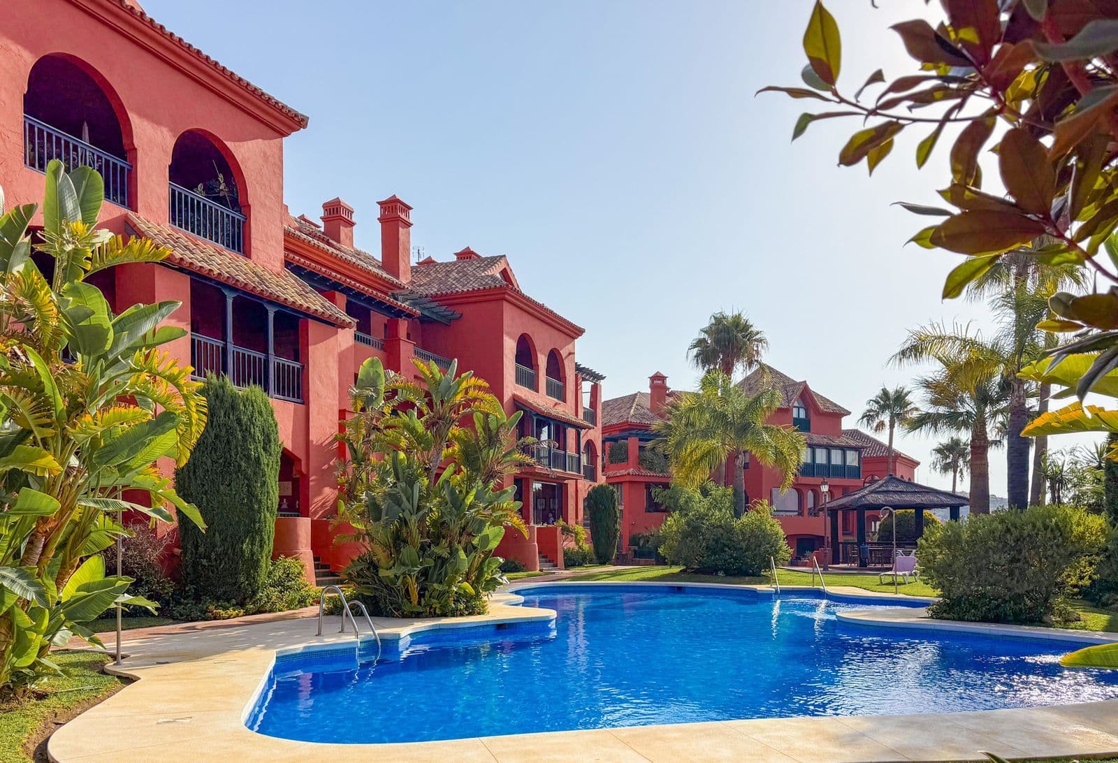 Middle Floor Apartment in Calahonda, Mijas