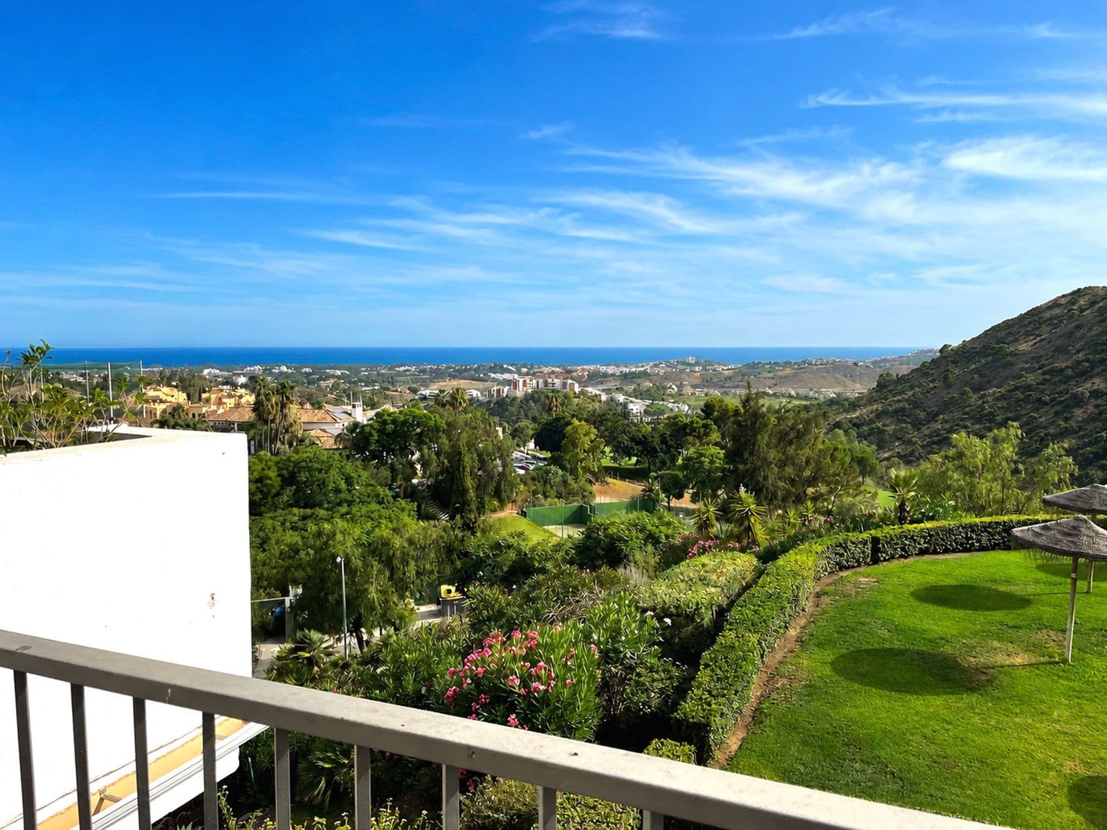 Middle Floor Apartment in Los Arqueros, Benahavís