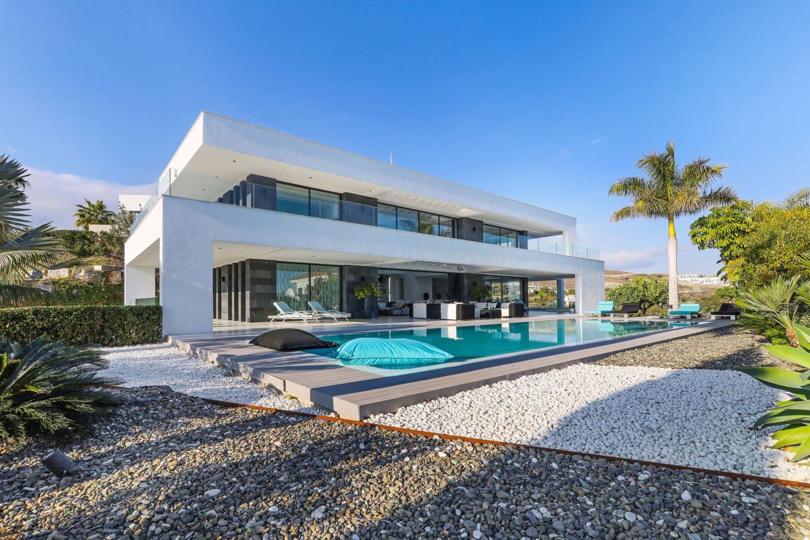 Detached Villa in Los Flamingos, Estepona