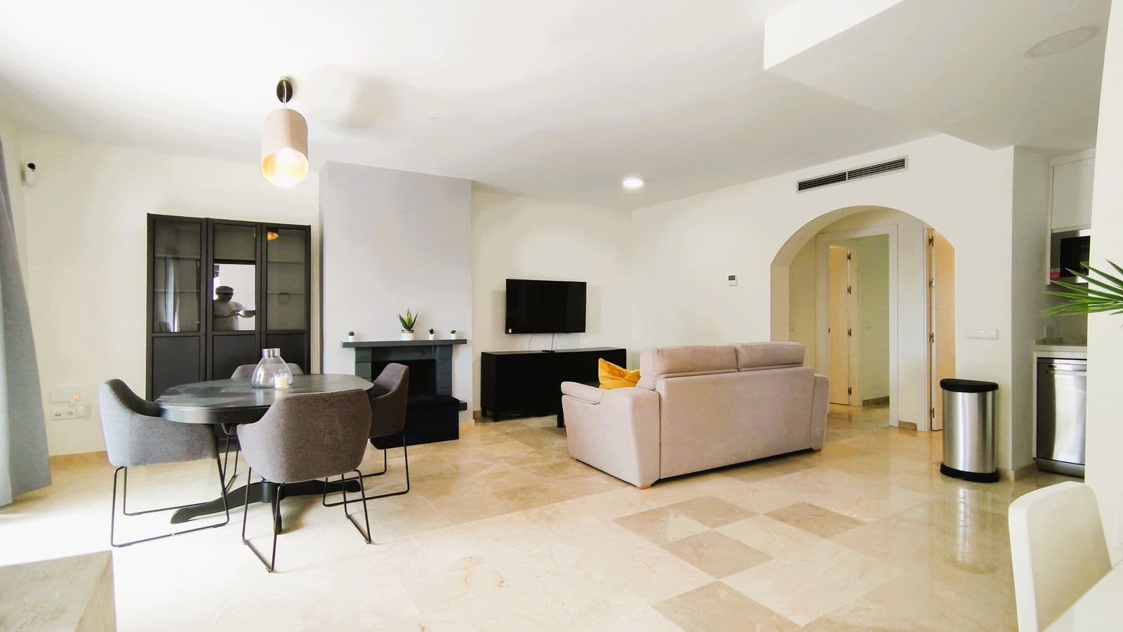 Middle Floor Apartment in Nueva Andalucía, Nueva Andalucía
