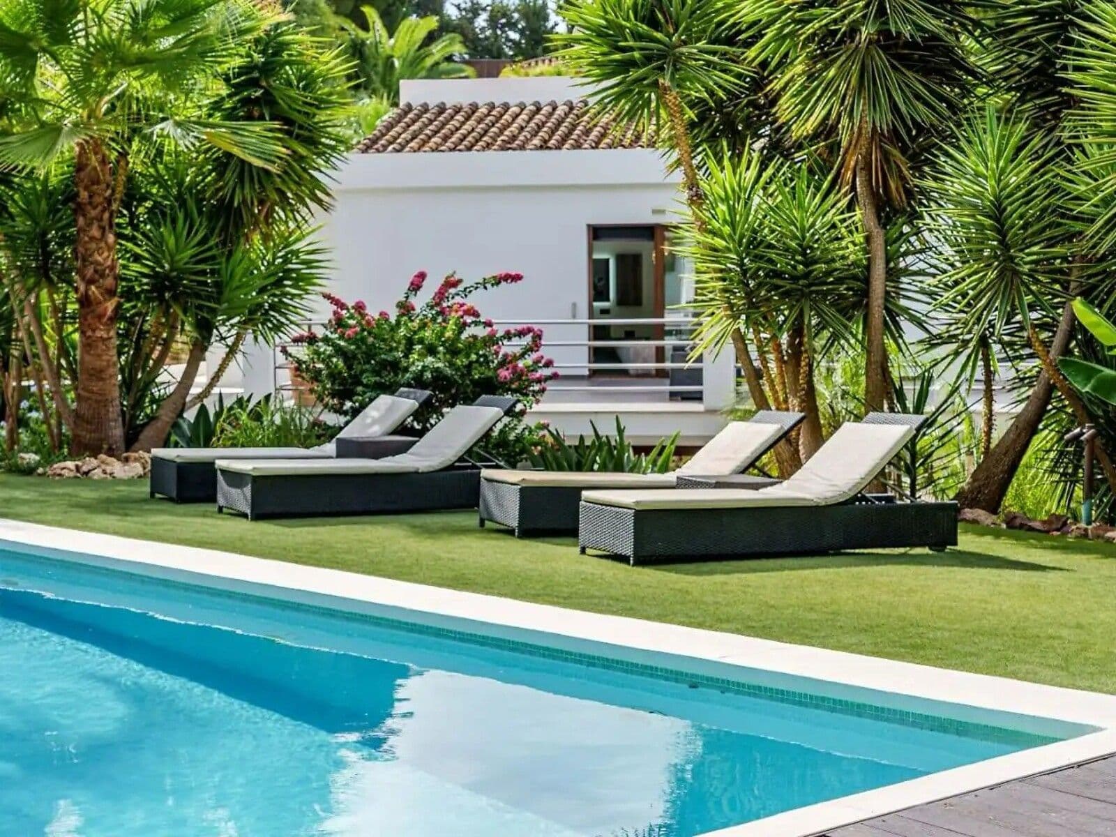 Detached Villa in El Rosario, Marbella East