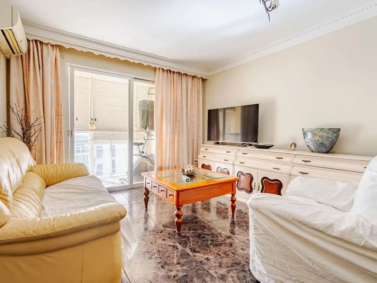 Middle Floor Apartment in Estepona, Estepona