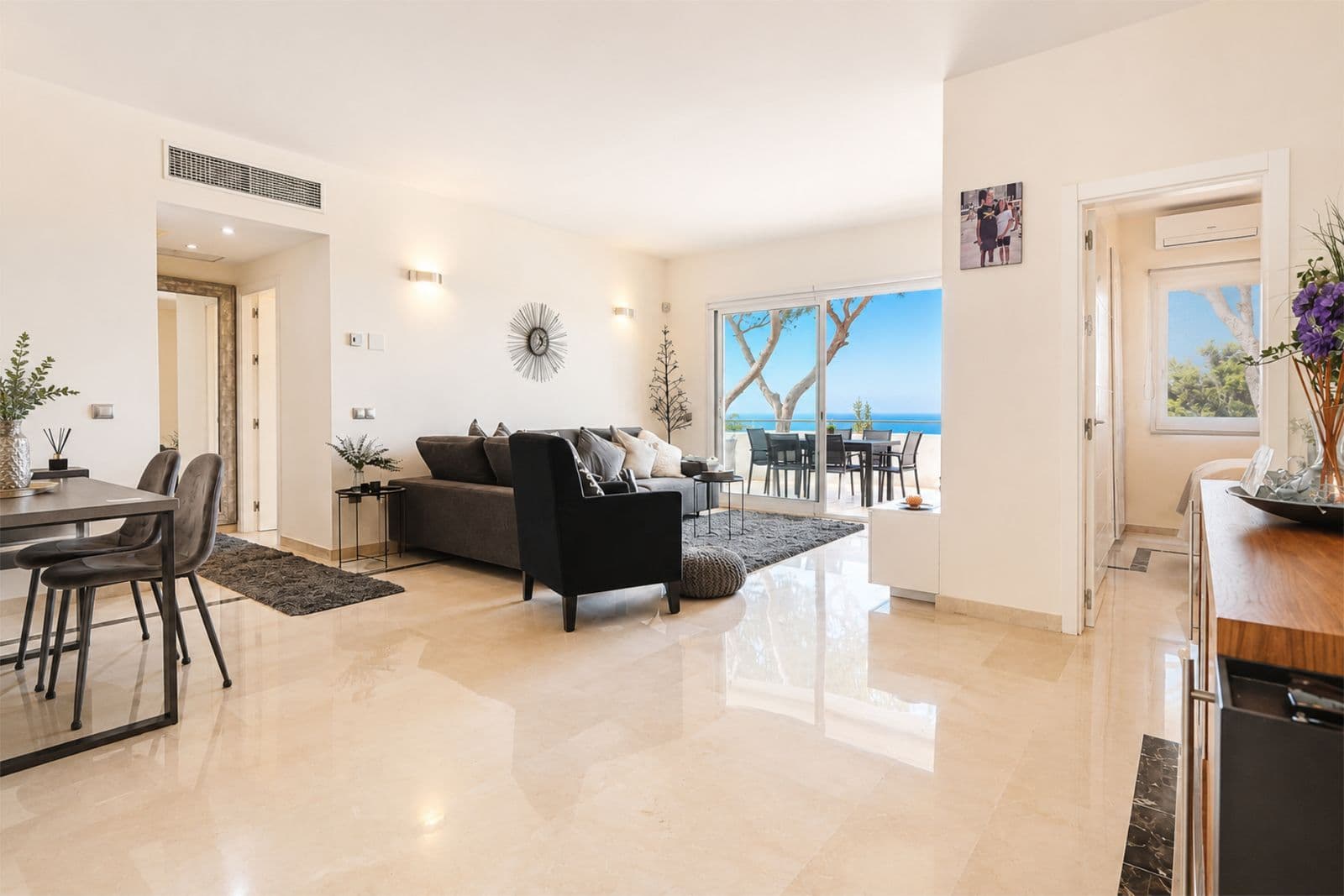 Middle Floor Apartment in Cabopino, Marbella East