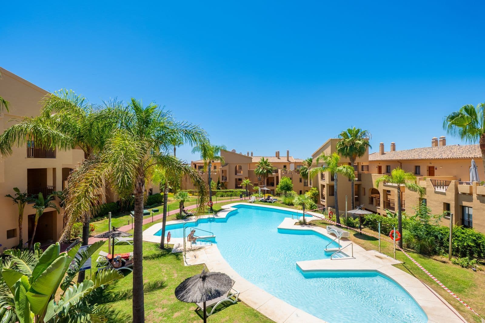 Middle Floor Apartment in Benahavís, Benahavís