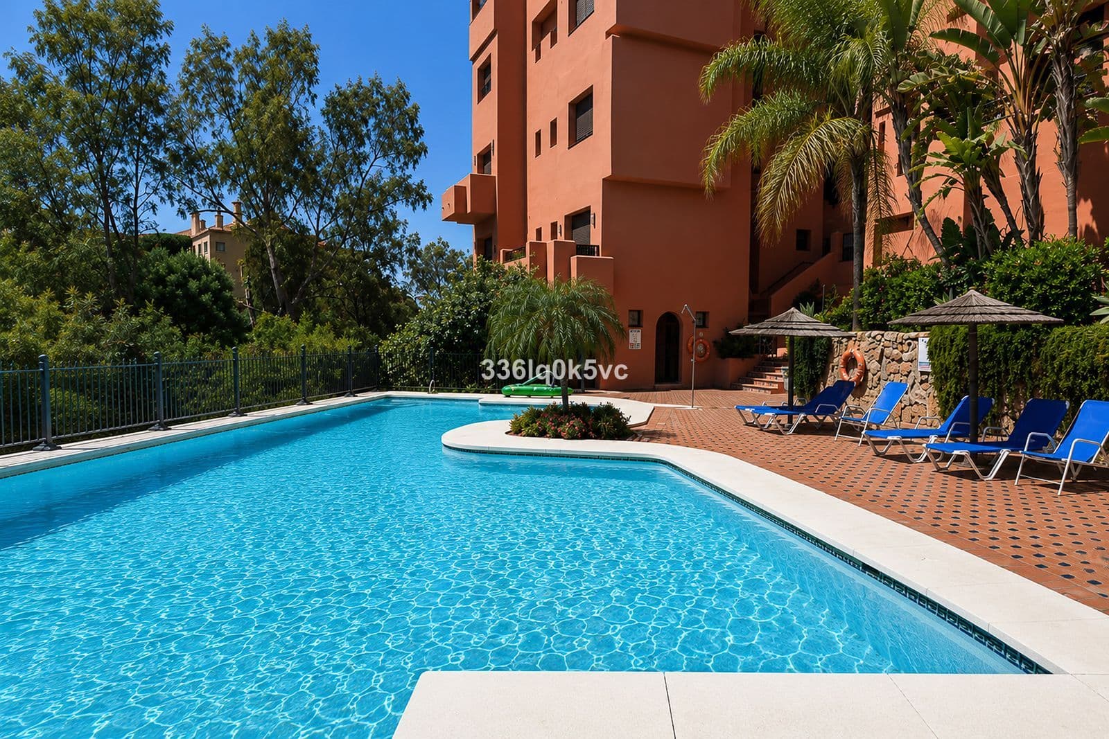 Middle Floor Apartment in Benahavís, Benahavís