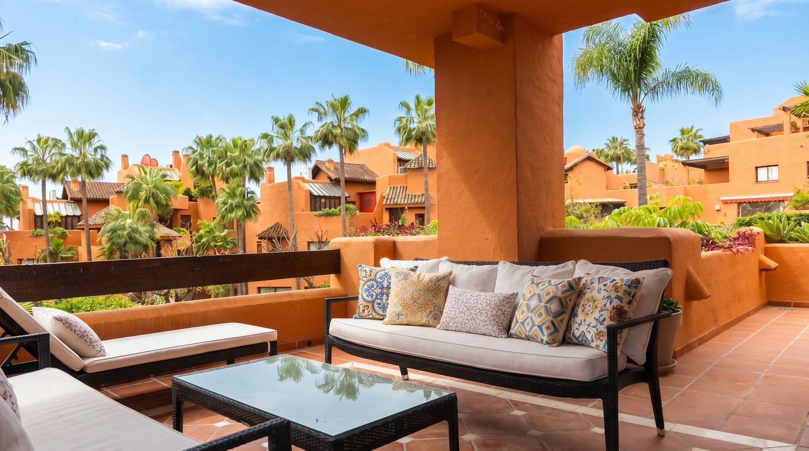 Middle Floor Apartment in Nueva Andalucía, Nueva Andalucía
