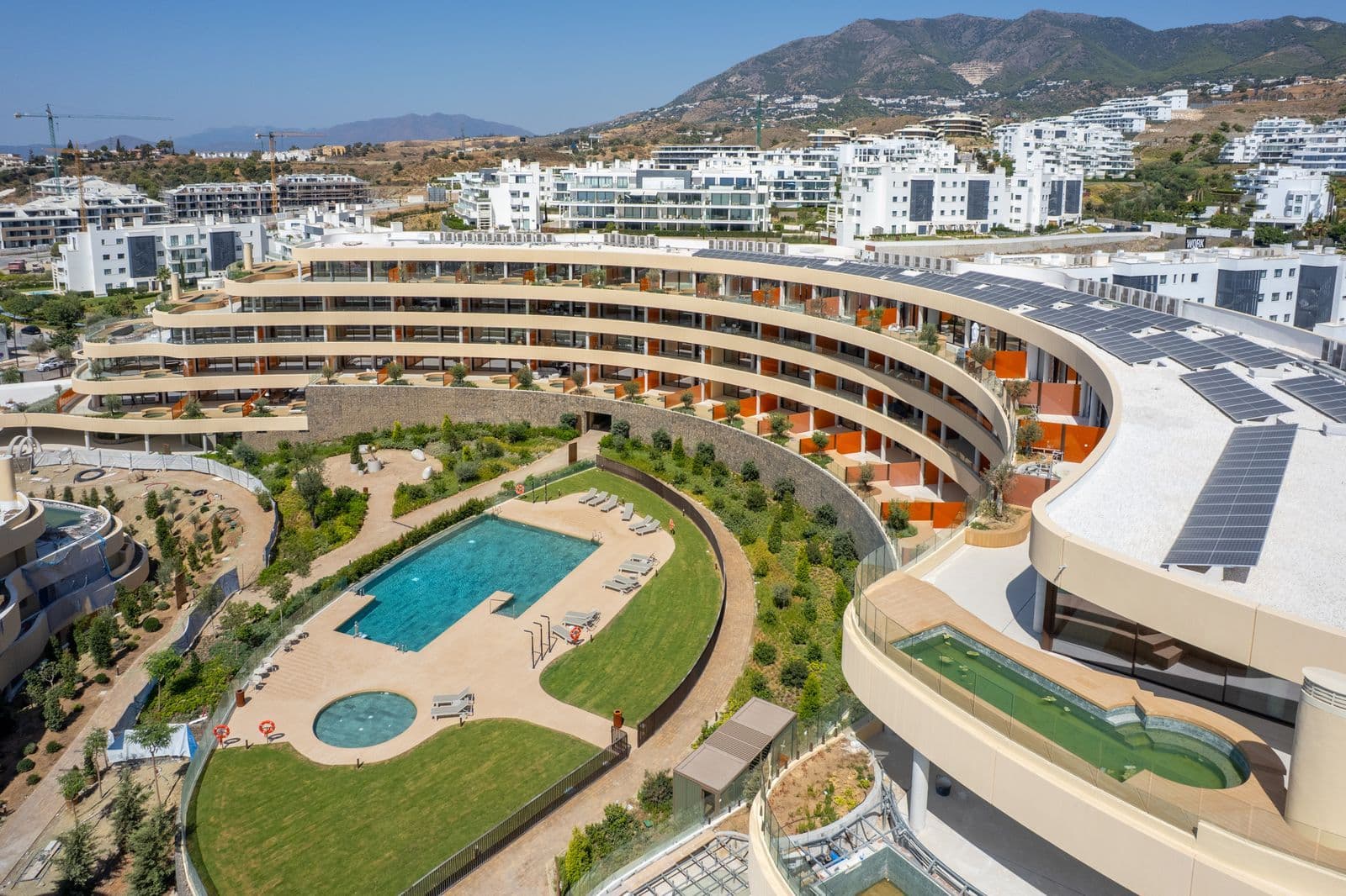 Middle Floor Apartment in Higueron, Fuengirola