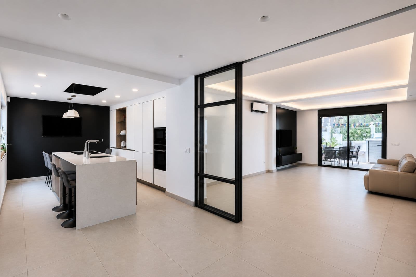 Semi-Detached House in Nueva Andalucía, Nueva Andalucía