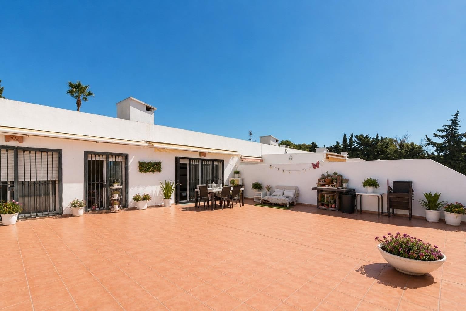 Middle Floor Apartment in Marbella, Bello Horizonte-Lindasol, Marbella