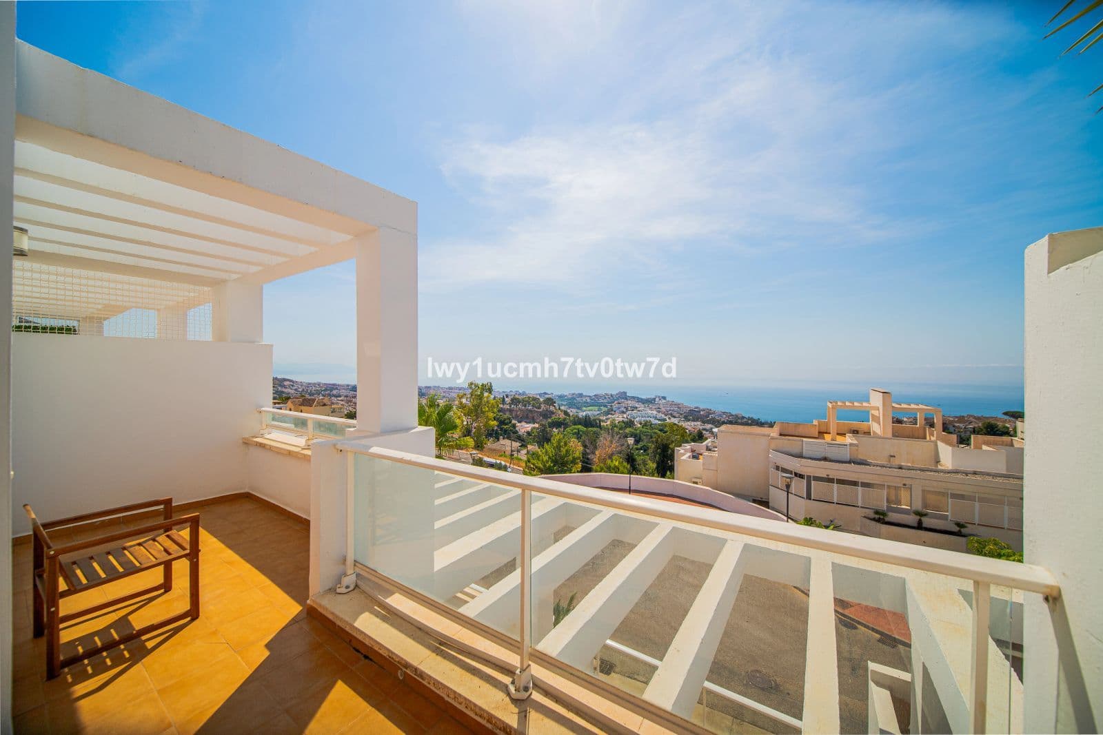 Middle Floor Apartment in Benalmadena, Benalmádena
