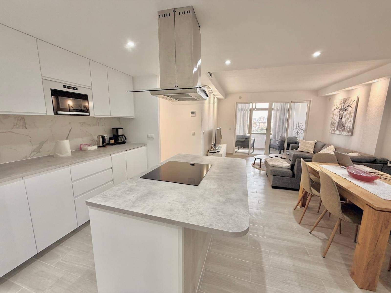 Middle Floor Apartment in Fuengirola, Fuengirola