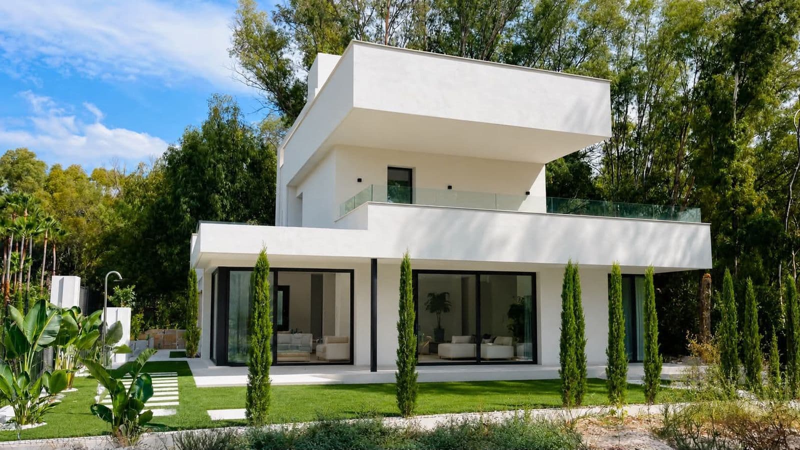 Detached Villa in Nueva Andalucía, Nueva Andalucía