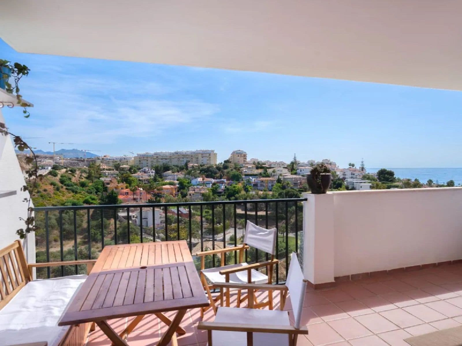 Middle Floor Apartment in Miraflores, Mijas