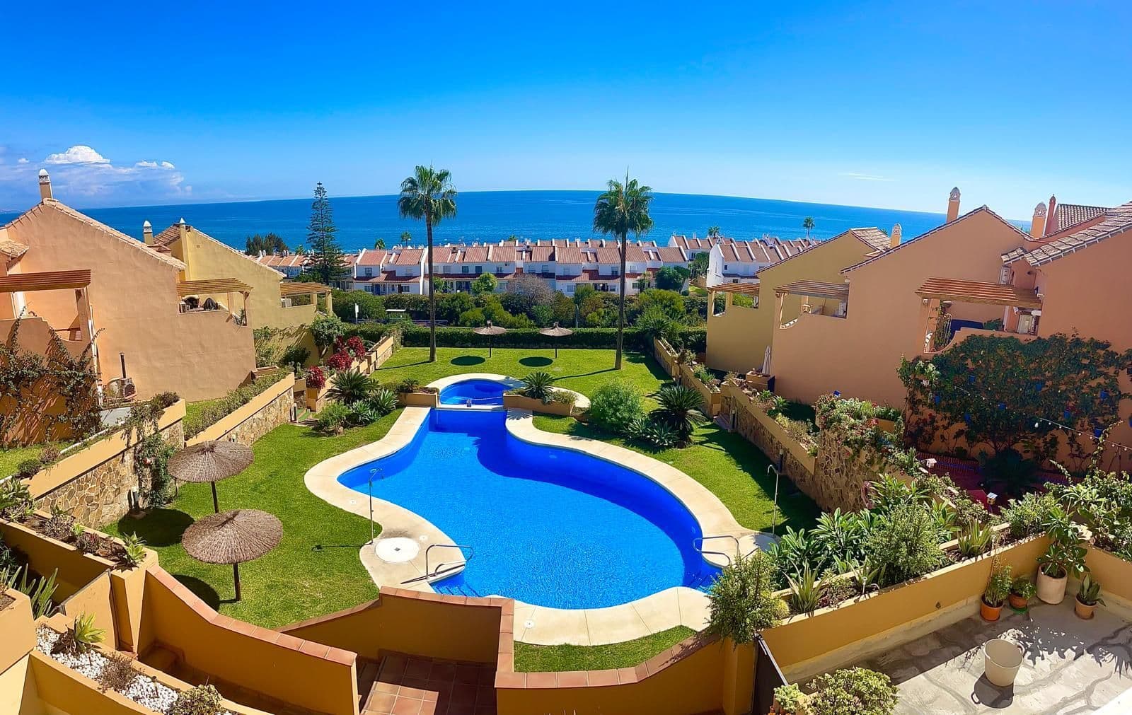 Top Floor Apartment in Manilva, Manilva
