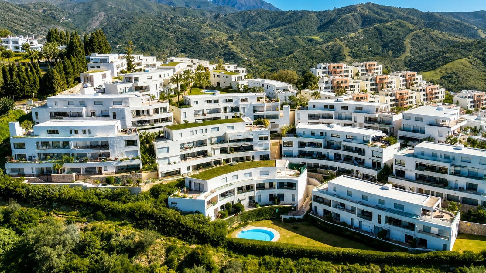 Middle Floor Apartment in Altos de los Monteros, Marbella East