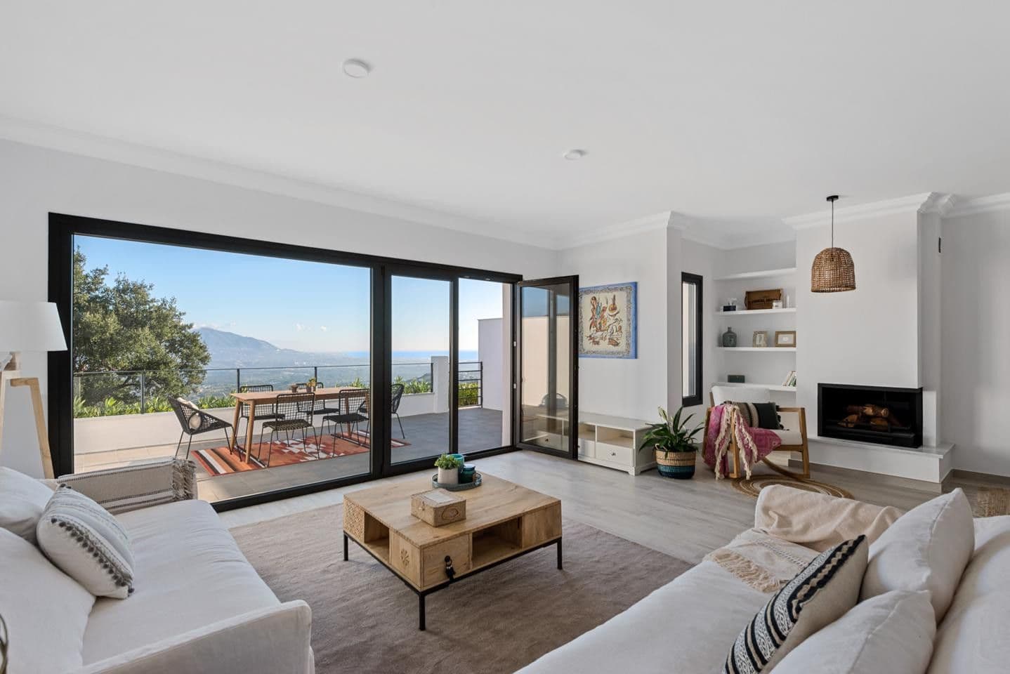 Townhouse in La Mairena, Marbella East